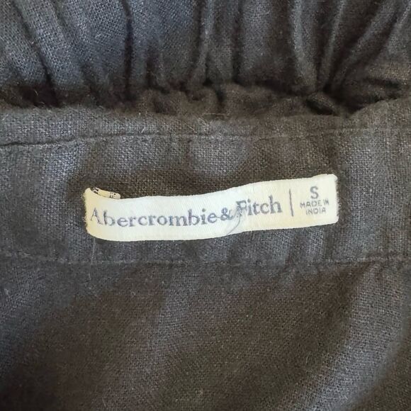 Abercrombie & Fitch Crop Wrap Linen Top in Black - Picture 5 of 5